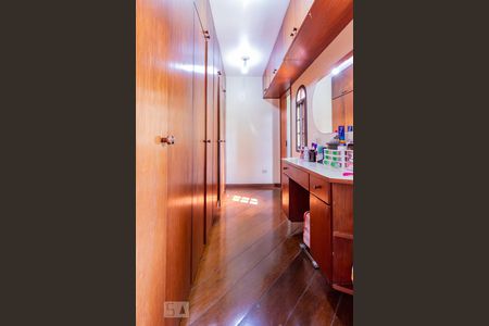 Casa para alugar com 180m², 3 quartos e 2 vagasQuarto 3 - Suíte - Closet