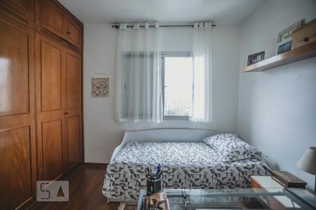 Apartamento à venda com 210m², 4 quartos e 3 vagasQuarto 2 - Armários