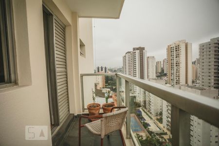 Apartamento à venda com 210m², 4 quartos e 3 vagasVaranda
