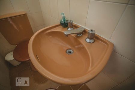 Apartamento à venda com 210m², 4 quartos e 3 vagasBanheiro de Serviço - Torneira