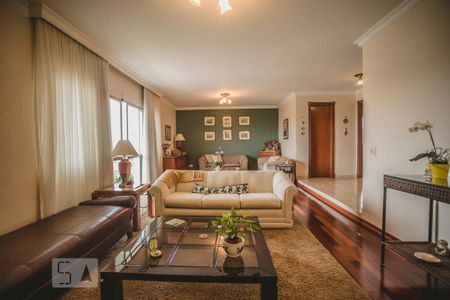 Sala de Estar de apartamento à venda com 4 quartos, 210m² em Jardim Prudência, São Paulo