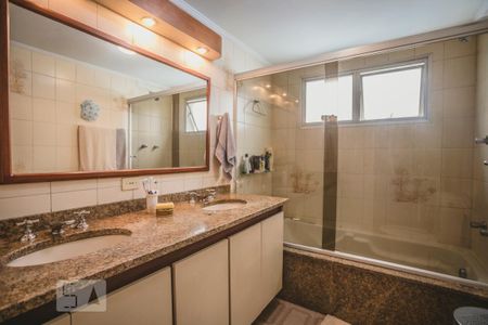 Apartamento à venda com 210m², 4 quartos e 3 vagasBanheiro Suíte