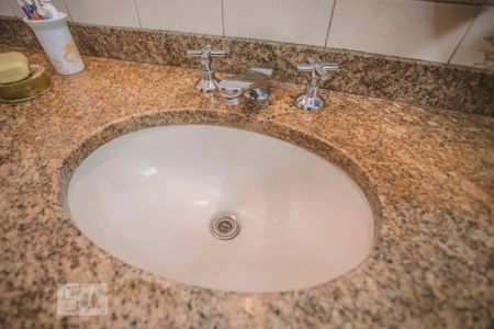 Apartamento à venda com 210m², 4 quartos e 3 vagasBanheiro Suíte - Torneira