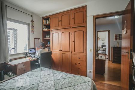 Apartamento à venda com 210m², 4 quartos e 3 vagasQuarto 3 - Armários