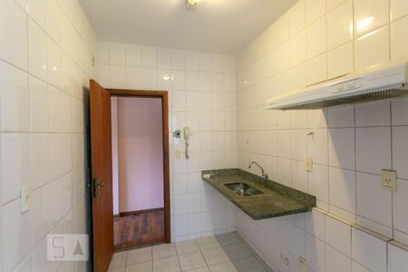 Cozinha de apartamento para alugar com 3 quartos, 68m² em Liberdade, Belo Horizonte