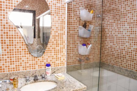 Apartamento à venda com 245m², 3 quartos e 2 vagasBanheiro da Suíte 1