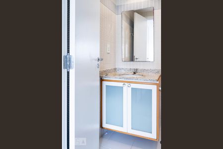 Apartamento à venda com 61m², 2 quartos e 1 vagaBanheiro Quarto 2 - Suíte