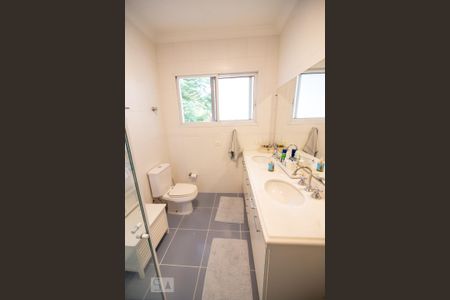 Casa à venda com 350m², 3 quartos e 4 vagas Casa à venda com 350m², 3 quartos e 4 vagasBanheiro Social