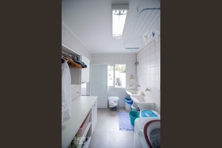 Casa à venda com 350m², 3 quartos e 4 vagas Casa à venda com 350m², 3 quartos e 4 vagasLavanderia
