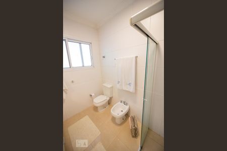 Casa à venda com 350m², 3 quartos e 4 vagas Casa à venda com 350m², 3 quartos e 4 vagasSuite
