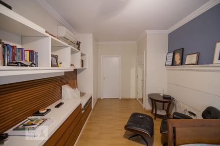 Casa à venda com 350m², 3 quartos e 4 vagas Casa à venda com 350m², 3 quartos e 4 vagasQuarto 1