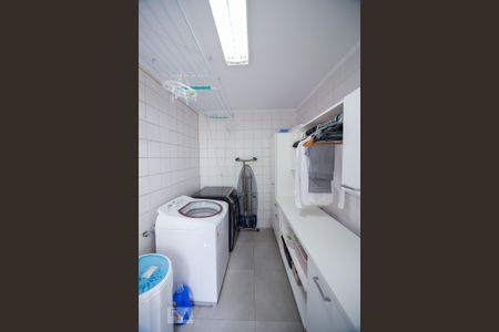 Casa à venda com 350m², 3 quartos e 4 vagas Casa à venda com 350m², 3 quartos e 4 vagasLavanderia