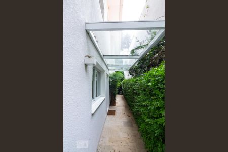 Casa à venda com 350m², 3 quartos e 4 vagas Casa à venda com 350m², 3 quartos e 4 vagasCorredor