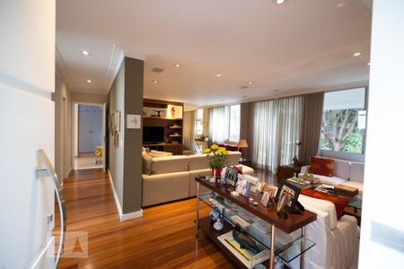 Sala / Entrada de casa à venda com 3 quartos, 350m² em Butantã, São Paulo