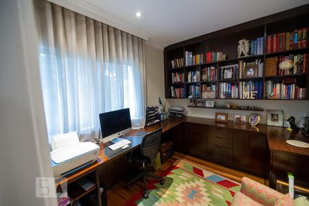Escritório de casa à venda com 3 quartos, 350m² em Butantã, São Paulo