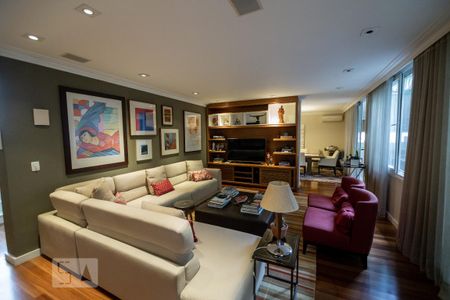 Sala de casa à venda com 3 quartos, 350m² em Butantã, São Paulo