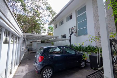 Casa à venda com 350m², 3 quartos e 4 vagas Casa à venda com 350m², 3 quartos e 4 vagasGaragem