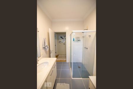 Banheiro Social de casa à venda com 3 quartos, 350m² em Butantã, São Paulo