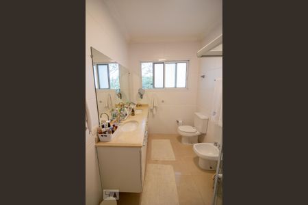 Casa à venda com 350m², 3 quartos e 4 vagas Casa à venda com 350m², 3 quartos e 4 vagasSuite