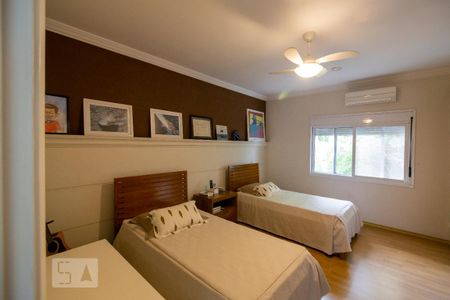 Casa à venda com 350m², 3 quartos e 4 vagas Casa à venda com 350m², 3 quartos e 4 vagasQuarto 2