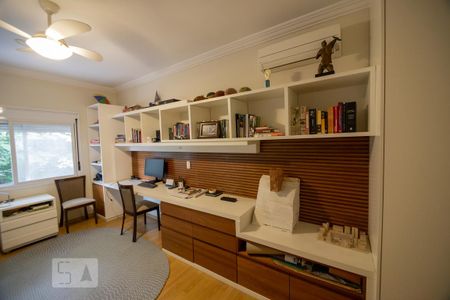 Casa à venda com 350m², 3 quartos e 4 vagas Casa à venda com 350m², 3 quartos e 4 vagasQuarto 1