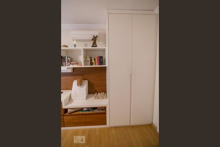 Casa à venda com 350m², 3 quartos e 4 vagas Casa à venda com 350m², 3 quartos e 4 vagasQuarto 1