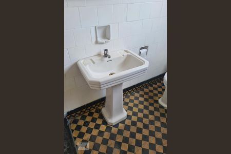 Apartamento para alugar com 100m², 3 quartos e sem vagaDetalhe Banheiro