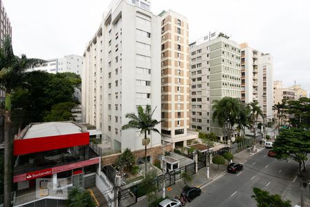 Vista de apartamento à venda com 3 quartos, 160m² em Pinheiros, São Paulo