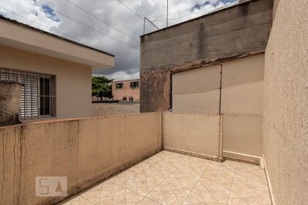 Casa à venda com 110m², 3 quartos e 2 vagas Casa à venda com 110m², 3 quartos e 2 vagasTerraço