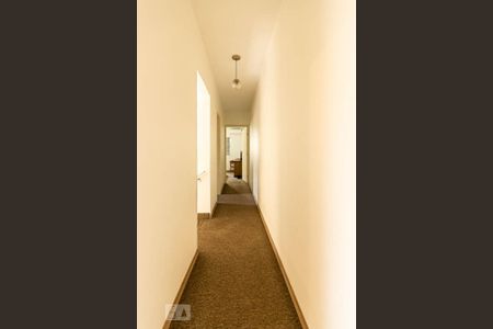 Casa à venda com 110m², 3 quartos e 2 vagas Casa à venda com 110m², 3 quartos e 2 vagasCorredor