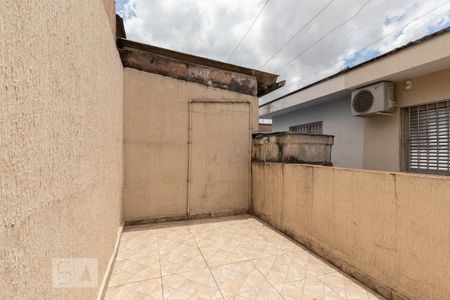 Casa à venda com 110m², 3 quartos e 2 vagas Casa à venda com 110m², 3 quartos e 2 vagasTerraço