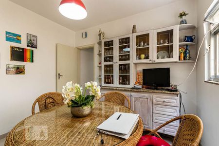 Casa à venda com 110m², 3 quartos e 2 vagas Casa à venda com 110m², 3 quartos e 2 vagasCopa