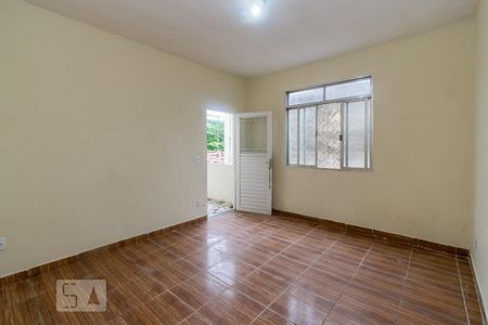 Sala de apartamento para alugar com 2 quartos, 45m² em Brás de Pina, Rio de Janeiro