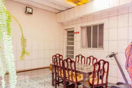 Casa à venda com 188m², 4 quartos e 2 vagas Casa à venda com 188m², 4 quartos e 2 vagasQuintal