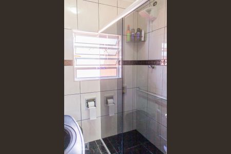 Casa à venda com 188m², 4 quartos e 2 vagas Casa à venda com 188m², 4 quartos e 2 vagasBanheiro 2