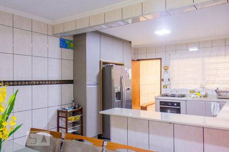 Casa à venda com 188m², 4 quartos e 2 vagas Casa à venda com 188m², 4 quartos e 2 vagasCozinha