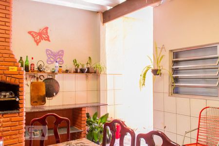 Casa à venda com 188m², 4 quartos e 2 vagas Casa à venda com 188m², 4 quartos e 2 vagasQuintal