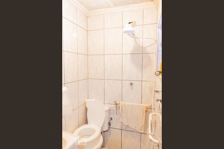 Casa à venda com 188m², 4 quartos e 2 vagas Casa à venda com 188m², 4 quartos e 2 vagasBanheiro da Suíte da Edícula