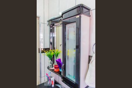 Casa à venda com 188m², 4 quartos e 2 vagas Casa à venda com 188m², 4 quartos e 2 vagasEspelho