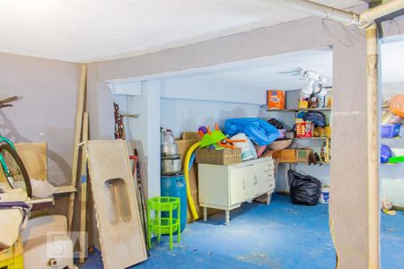 Casa à venda com 188m², 4 quartos e 2 vagas Casa à venda com 188m², 4 quartos e 2 vagasPorão