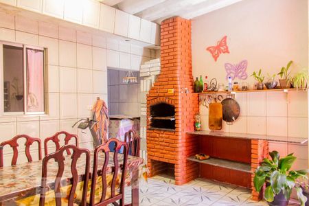 Casa à venda com 188m², 4 quartos e 2 vagas Casa à venda com 188m², 4 quartos e 2 vagasQuintal