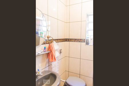 Banheiro de casa à venda com 4 quartos, 188m² em Parque Capuava, Santo André