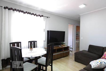Sala de apartamento à venda com 3 quartos, 57m² em Vila Carmosina, São Paulo