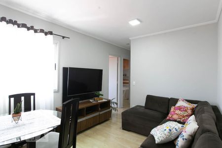Sala de apartamento à venda com 3 quartos, 57m² em Vila Carmosina, São Paulo