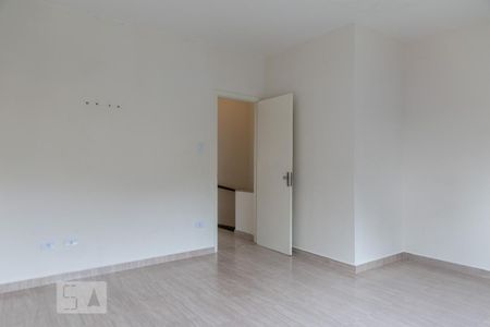 Quarto de casa para alugar com 2 quartos, 95m² em Estuário, Santos
