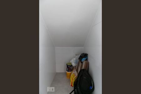 Despensa de casa para alugar com 2 quartos, 95m² em Estuário, Santos