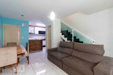 Apartamento à venda com 73m², 2 quartos e 1 vaga Apartamento à venda com 73m², 2 quartos e 1 vagaSala