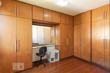 Apartamento para alugar com 70m², 3 quartos e 2 vagasQuarto 2 e closet