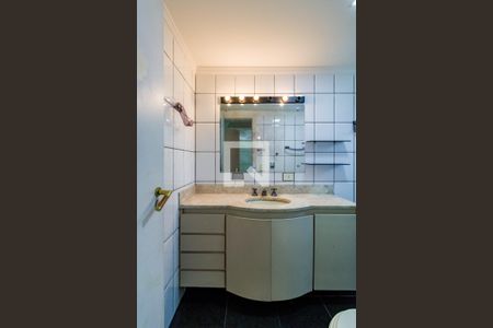 Apartamento para alugar com 180m², 3 quartos e 3 vagasBanheiro /Suíte 1