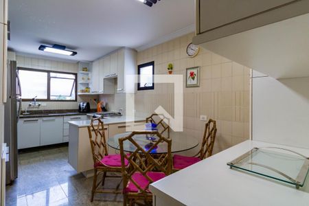 Apartamento para alugar com 180m², 3 quartos e 3 vagasCozinha